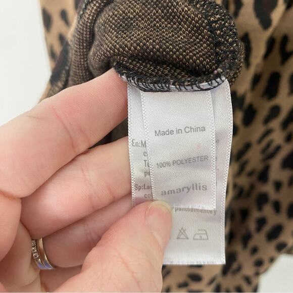 Amaryllis Leopard Cheetah Animal Print Mob Wife Sweater 3/4 Sleeves Size Large - Picture 4 of 9